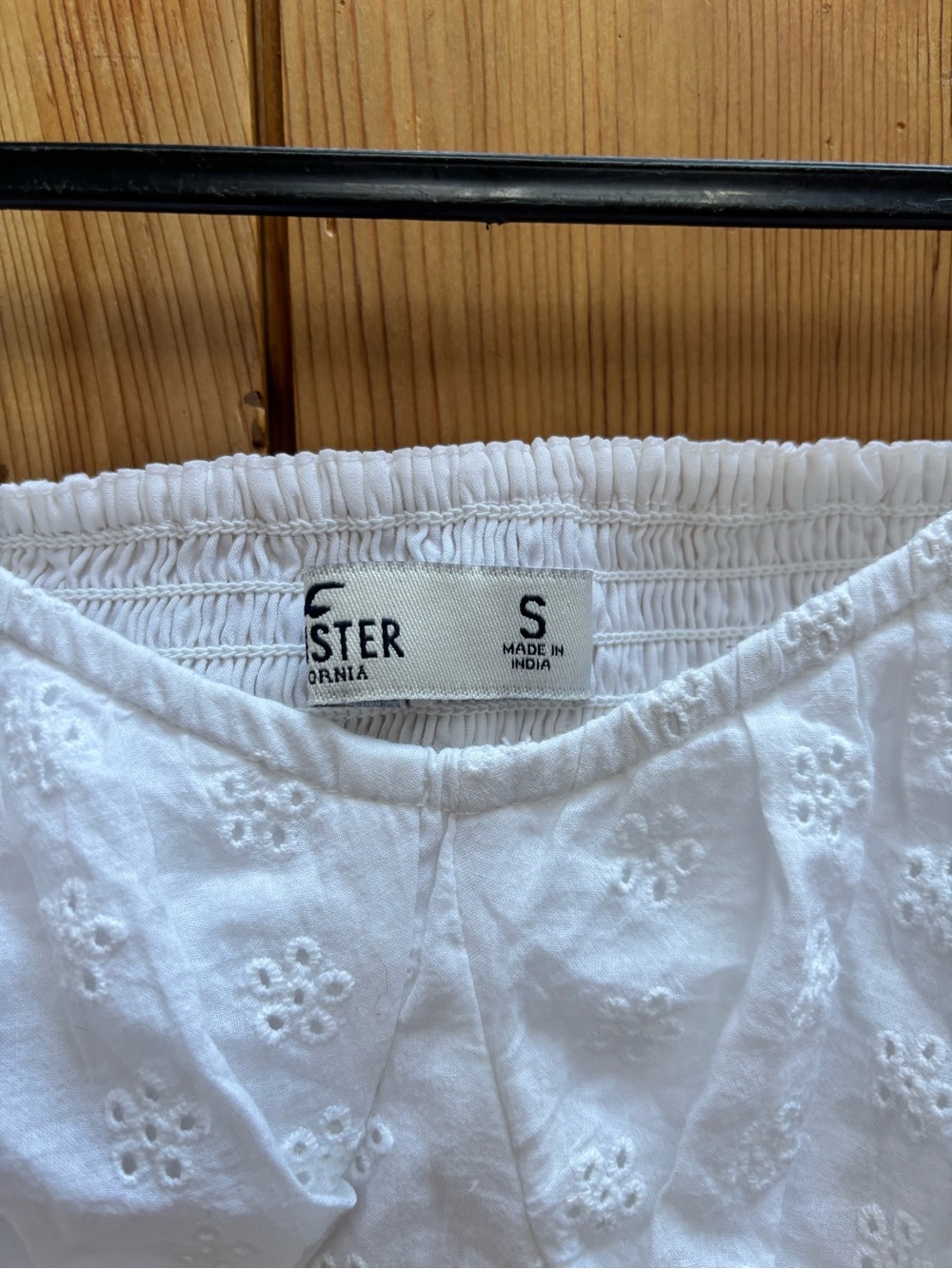 Hollister White Eyelet Puff-Sleeve Cropped Blouse - Picture 4 of 4